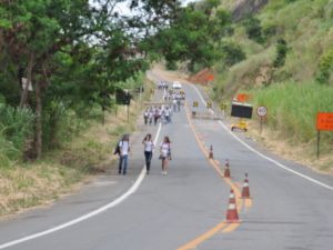 Alunos do Campus Itapina sofrem com a interdição parcial da BR 259